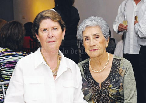 23052015 BRINDIS DE HONOR.  Alida y Aurorita.