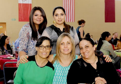 23052015 Gelo, Ana, Evelyn, Adriana y Rachel recibieron reconocimientos.