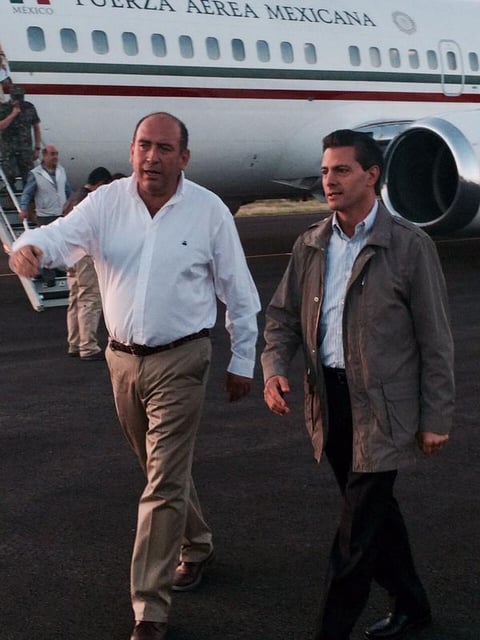 El gobernador Rubén Moreira recibió al presidente para realizar el recorrido.