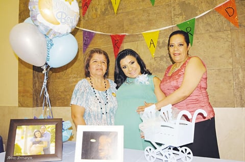 24052015 Ernestina Sánchez Segura, Ivet y Lily González Cano.