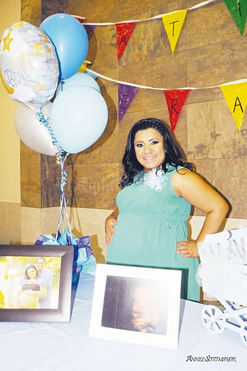 24052015 Ivet Sarahí Jiménez Sánchez, feliz en la espera de su primer bebé.