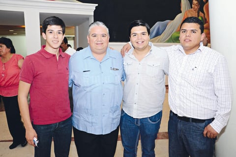 24052015 EN EL SHOW DE POLO POLO.  Abraham, Jesús, Jorge y Héctor.