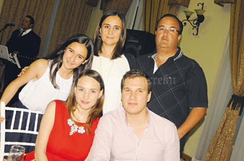 24052015 Samantha Ruiz, Brandon López, Francisco Hernández, Ana Karen y Luis Varela.