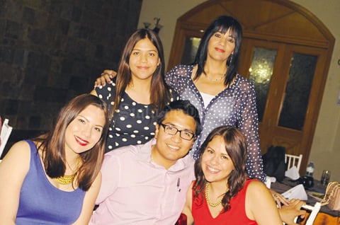 24052015 César Esparza, Fernanda Salazar, Tere Cerra, Carlos Salazar y Alberto Salazar.