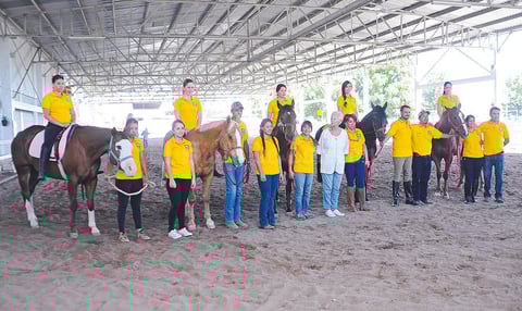 25052015 CURSO DE EQUINOTERAPIA.  Ana, Laura, Zaira, Alberto, Alejandro, Enrique, Abigaíl, Ana, Andy, Imelda, Maryfer, Daniela, Arlyn y Alma.