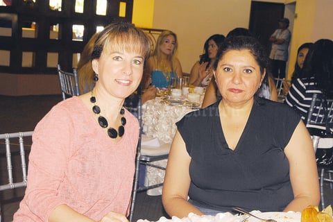 25052015 EN RECIENTE EVENTO.  Angélica y Nuria.