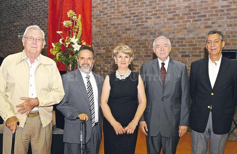 25052015 Carlos Sánchez, Padre Guillermo Prieto, Martha Piña, Rodrigo Guerra y Alfonso Campa.