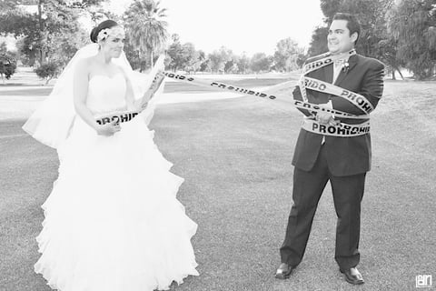 Felices posaron para la cámara Dalia Deyanira y Juan Fernando Cruz el día de su boda.