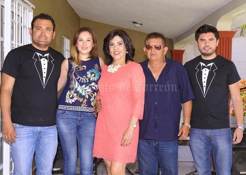 27052015 DE FIESTA.  Paty Ávila celebró su cumpleaños con una agradable fiesta, la cual fue organizada por su esposo, José Luis López, y sus hijos, José Alfredo, Liliana y César.