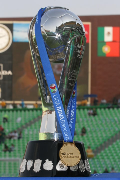 El trofeo de Campeón del TC2015 se hizo presente en el TSM.