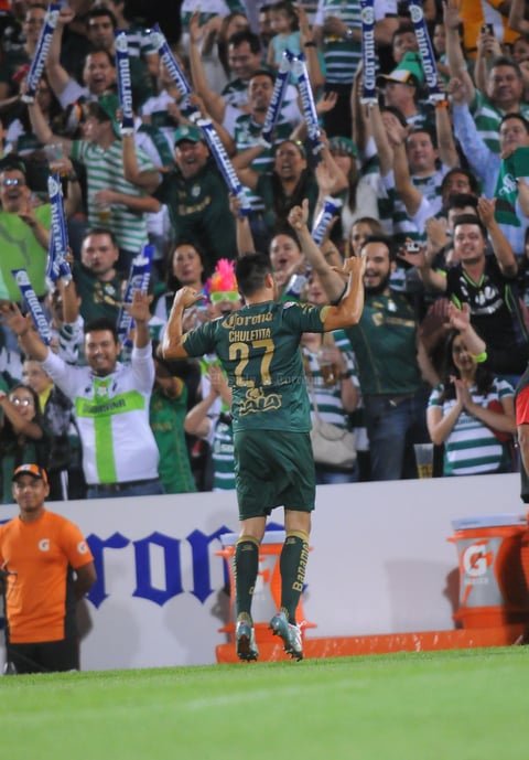 La afición albiverde en el TSM celebró el cuarto gol de Orozco.