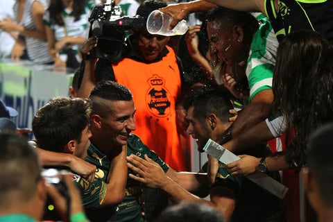 'Pulpo' festejó con la afición.