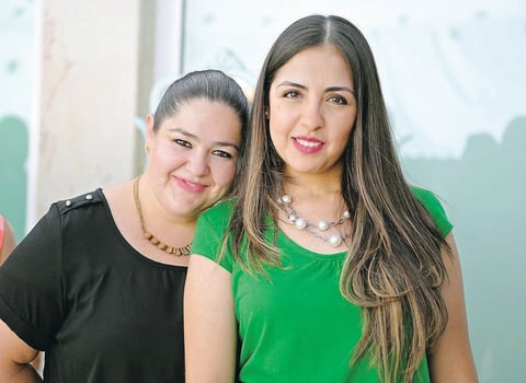 30052015 AMIGAS.  Claudia y Tensy.