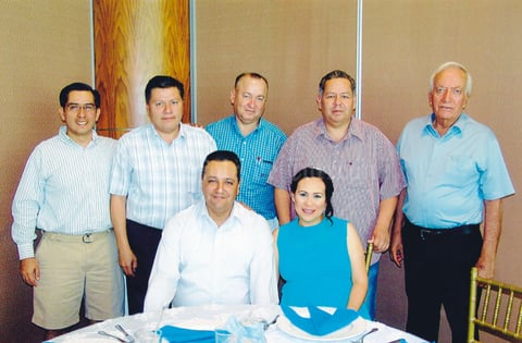 31052015 Ing. José Luis Ortega, Dr. Rafael Hernández, Dr. Antonio Hernández, Dr. Eduardo Hinojo, C.P. Arnulfo Rojas, Ing. Édgar A. Chávez y Sra. Lupita López de Chávez.