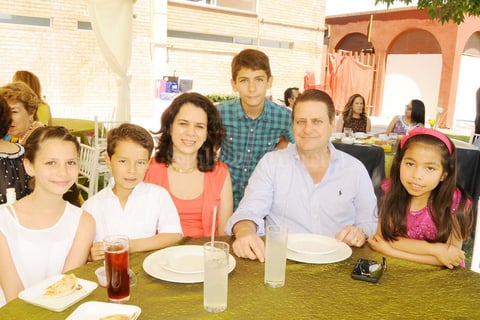 31052015 Cristina, Nico, Borja, Inés, Pablo y Diana.