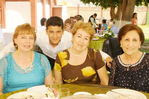 31052015 Bonnie, Ricardo, Sarita y Emilia.