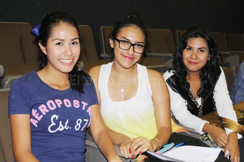 01062015 Jacqueline Salazar Betancourt, Jacqueline Márquez Aguilar y Martha Arellano.