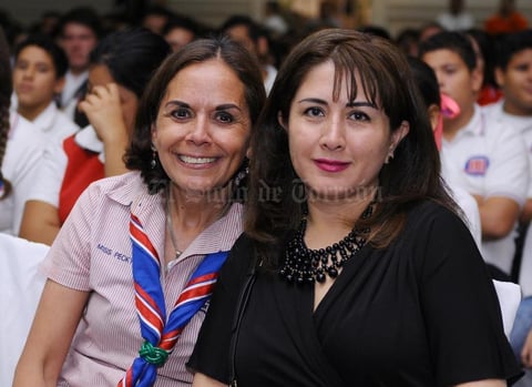 02062015 Pecky y Mónica.