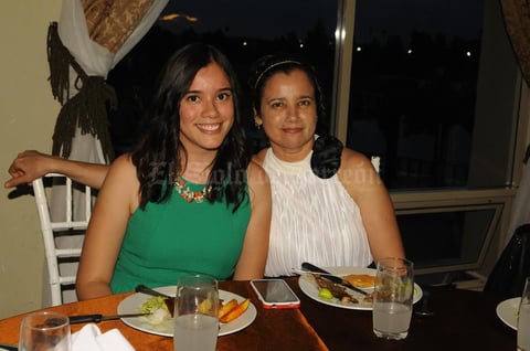 03062015 EN RECIENTE EVENTO.  Alma y Montse.