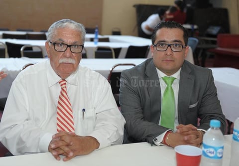06062015 Francisco Javier Ramos Ramírez en compañía de su hijo, Francisco Javier Ramos Jiménez.