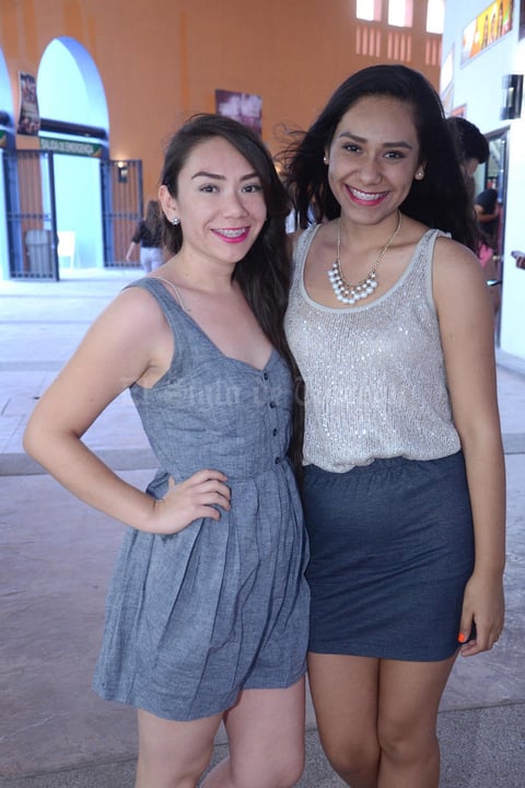 08062015 AMIGAS.  Cynthia y Mariela.
