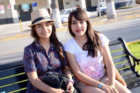 10062015 Ángeles y Claudia.