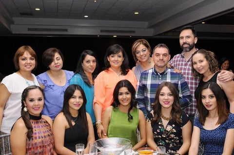 12062015 CATEDRÁTICOS.  Con una agradable comida, celebraron su día maestros del Colegio Cervantes. Ellos son: Arcelia, Dani, Karina, Adriana, Claudia, Carlos, Ernesto, Luisa, Denisse, Paula, Isabel, Lili y Fernanda.