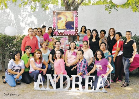 14062015 BABY SHOWER.   Pamela Michelle en compañía de las asistentes a su prenatal.