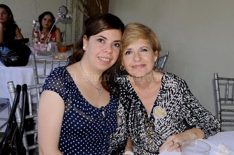 16062015 Ivette Granados y Dorita de Granados.