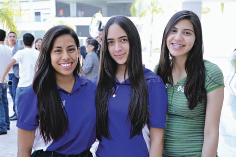 18062015 CONTENTAS.  Lorena, Cecy y Andrea.