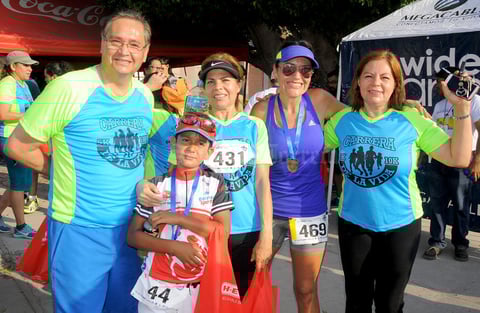 19062015 Lalo Carmona, Cristy Carmona, Coco Gallegos, Emilio Córdova e Hilda Gallegos.