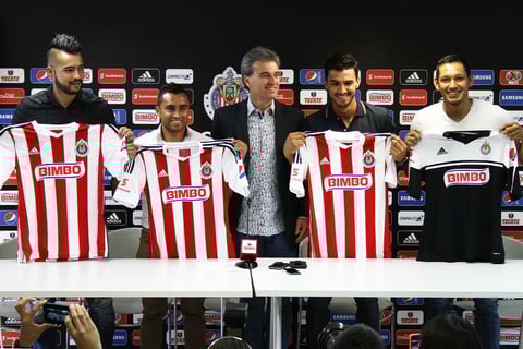Néstor de la Torre, presidente del equipo, presentó los nuevos con los que el rebaño disputará los siguientes certámenes.
