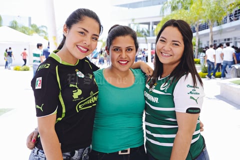 20062015 AMIGAS.  Fernanda, Karina y Vanessa.