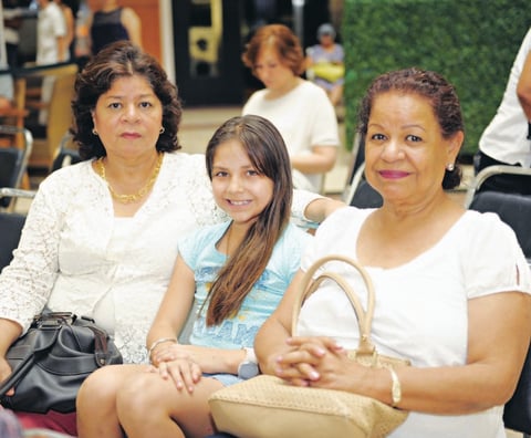 22062015 Natividad, Daniela y Patricia.
