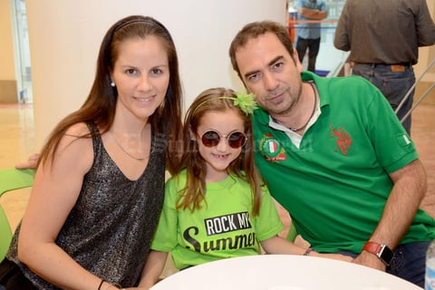 24062015 Olivia, Fernanda y Roberto.