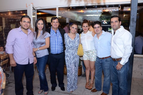Alberto, Ofir, Saúl, Julieta, Sofía, Carlos y Neto.