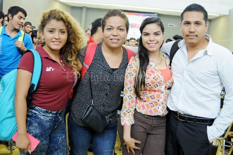 26062015 COMPAñEROS.  Brenda, Cristela, Aylín y Julio.