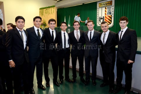 29062015 Alumnos de preparatoria.