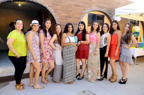 29062015 Alejandra con Isabel, Natalia, Belem, Karen, Claudia, Samantha, Brenda, Claudia y Pamela.