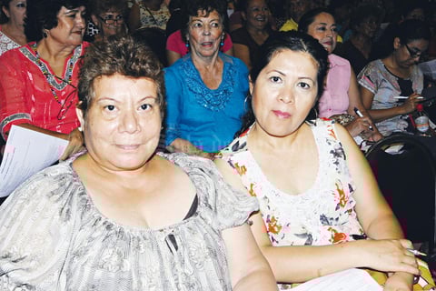 30062015 EN CLASE DE COCINA.  Conchis y Graciela.