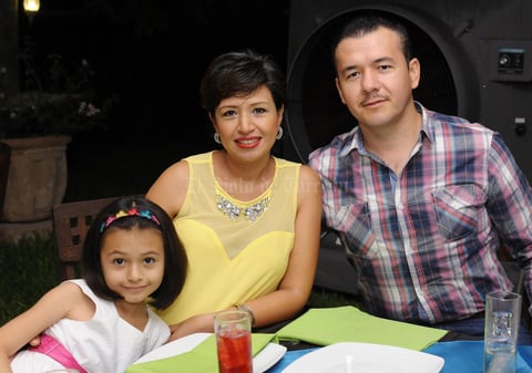 Lupina, Nancy y Jesús.