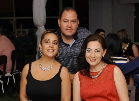 Norma, Roberto y Rebeca.