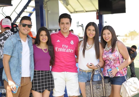 Jair, Alejandra, Carlos, Mariana y Gaby.