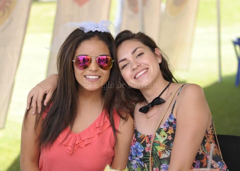 María y Laura.