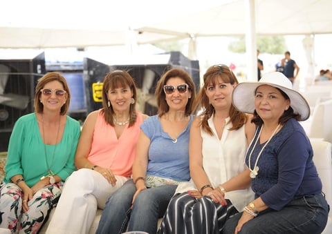 Pilar,Yarelly,Pily,Liza y Elizabeth.
