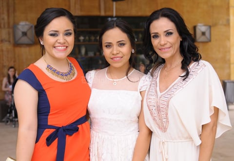 Valeria, Paulina y Claudia.