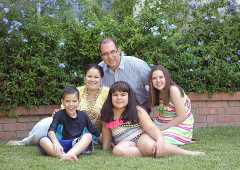 José Pablo y Miranda con sus papás, José y Chary, y su hermana, Paulina.
