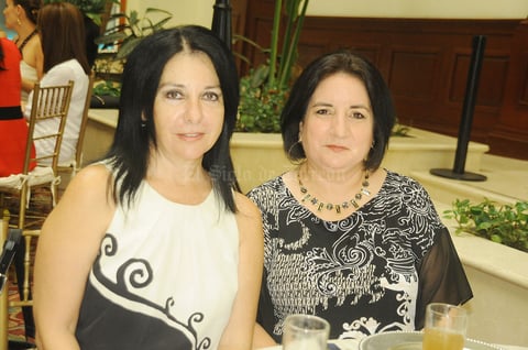 Yolanda de Clamont y Sara Izaguirre de Juárez