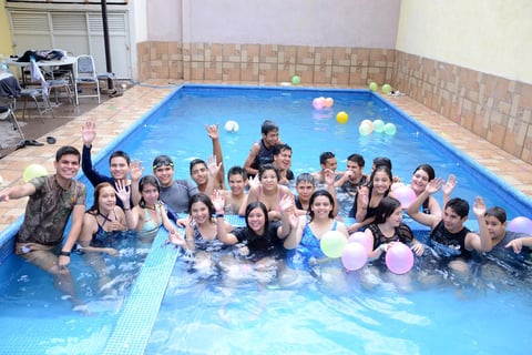 03072015 ALBERCADA.  Alejandra celebró su cumpleaños en compañía de sus familiares y amistades cercanas.