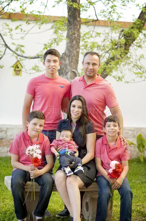 04072015 HERMANOS.  Andrea Belén, Karen Fernanda, Paquito y Camila.